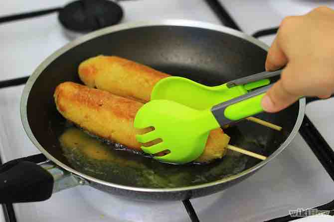 Imagen titulada Make Homemade Corndogs Step 7