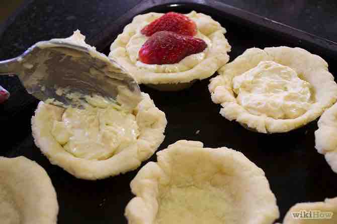 Imagen titulada Make Strawberry Tarts Step 13