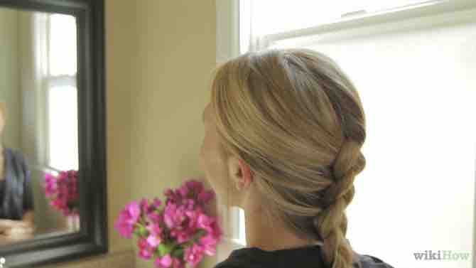 Imagen titulada Make a Dutch Braid Step 12