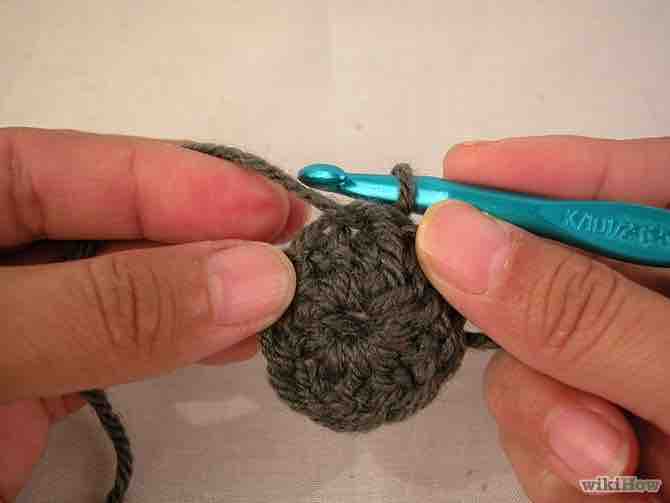 Imagen titulada Crochet a Skull Cap Step 2