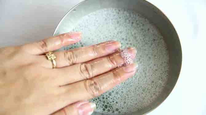 Imagen titulada Take Care of Your Hands and Nails Step 3 preview