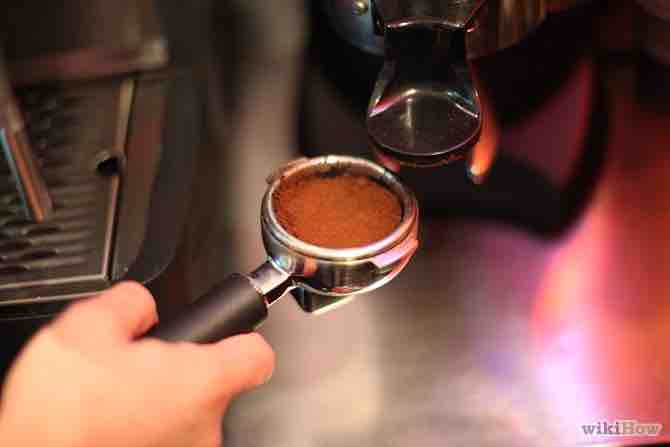 Imagen titulada Make an Espresso (Espresso Machine Coffee) Step 6