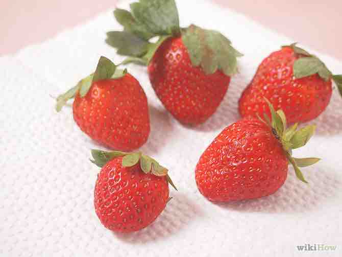 Imagen titulada Freeze Strawberries Step 2