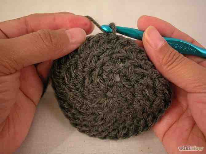 Imagen titulada Crochet a Skull Cap Step 4