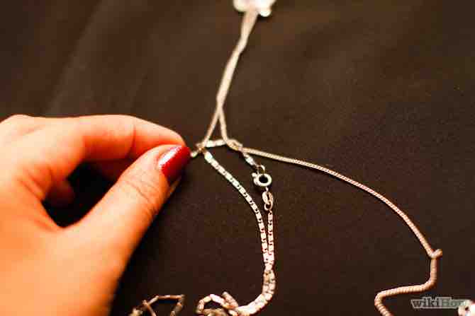 Imagen titulada Untangle Necklaces Step 2