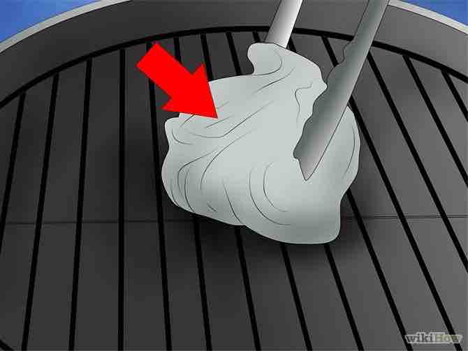 Imagen titulada Clean a Grill Step 9