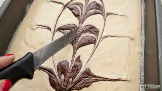 Imagen titulada Make Marble Cake Step 12