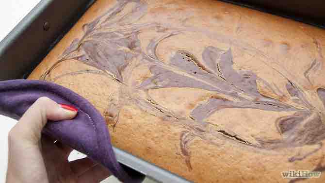 Imagen titulada Make Marble Cake Step 16