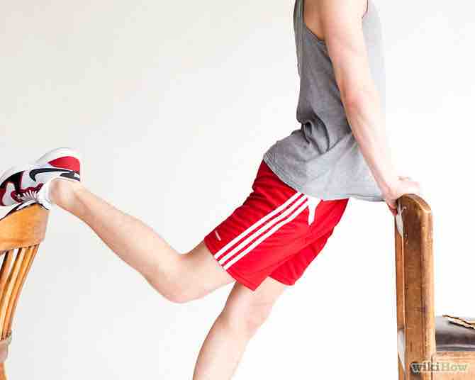 Imagen titulada Do a Standing Quadriceps Stretch Step 3