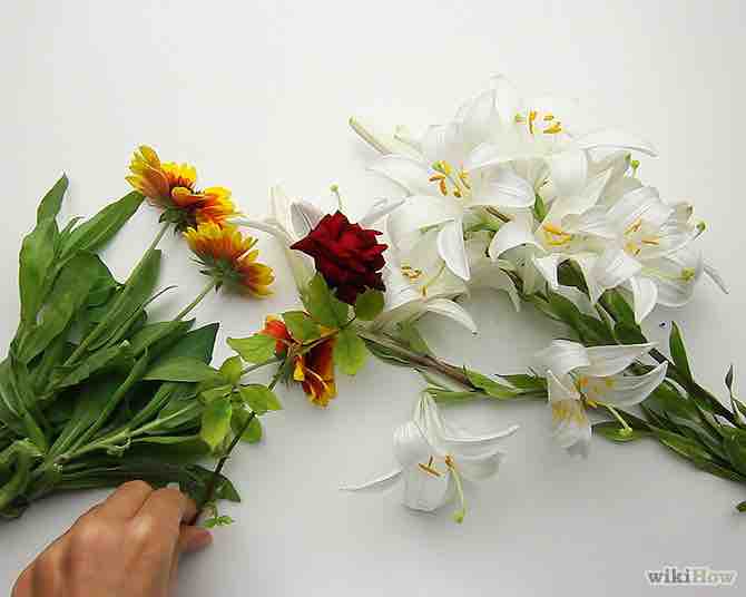 Imagen titulada Arrange Flowers Step 3