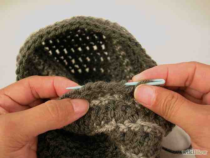 Imagen titulada Crochet a Skull Cap Step 17