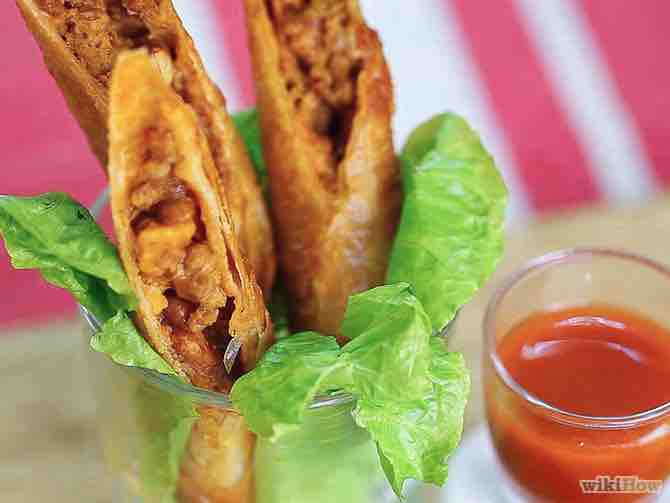 hacer tacos chinos (egg rolls)