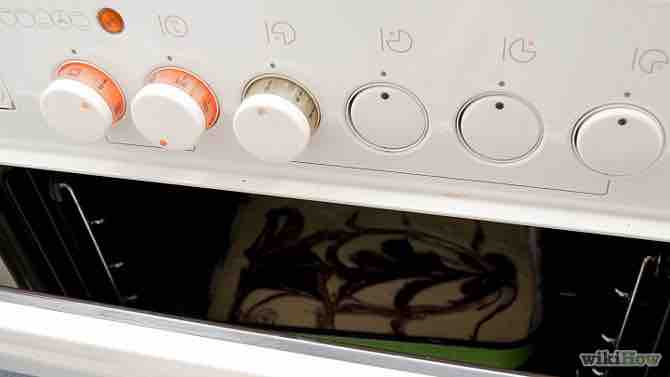 Imagen titulada Make Marble Cake Step 13