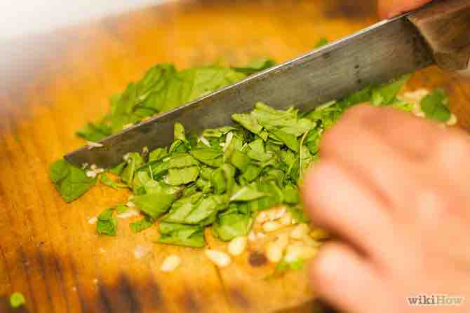 Imagen titulada Make Basil Pesto Pasta Step 2