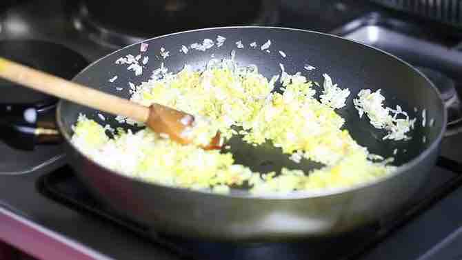 Imagen titulada Cook Yellow Rice Step 2 preview