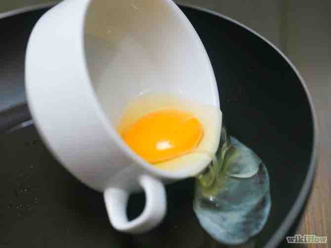 Imagen titulada Fry an Egg Step 4