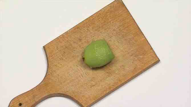 Imagen titulada Cut a Kiwi Step 6 preview