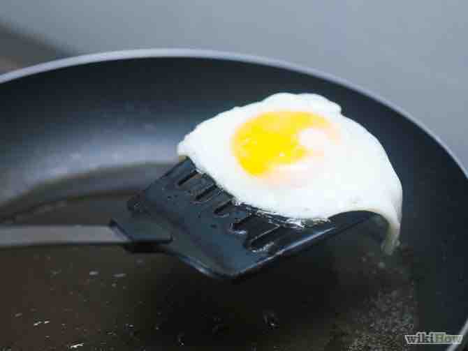 Imagen titulada Fry an Egg Step 8