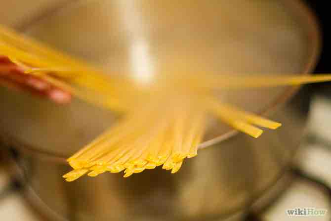 Imagen titulada Make Basil Pesto Pasta Step 4