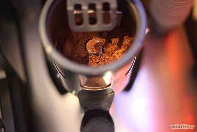 Imagen titulada Make an Espresso (Espresso Machine Coffee) Step 3