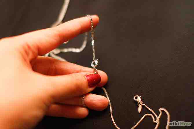 Imagen titulada Untangle Necklaces Step 1